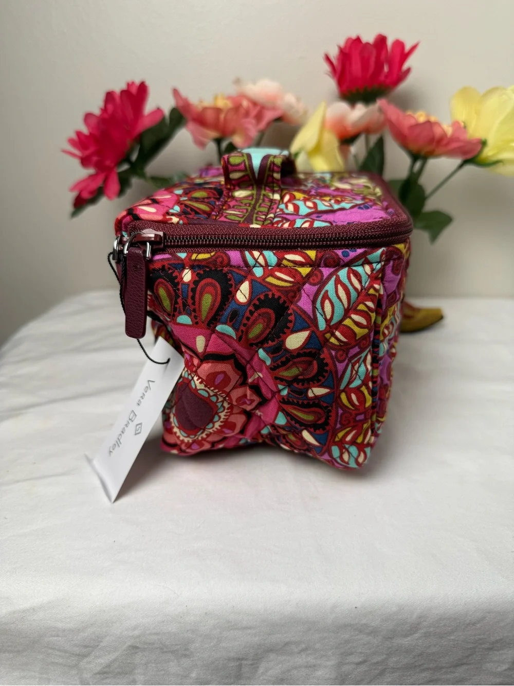 NWT Vera Bradley Resort Medallion Travel Cosmetic Bag Retired Pattern - Picture 6 of 11